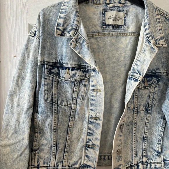 Ashley Vintage Charm Acid Wash Oversized Denim Jacket Size Large - Picture 2 of 6